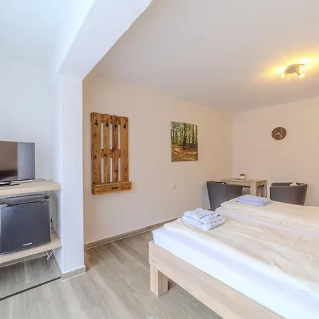 Familienhof Bruening - Doppelzimmer Waldesruh I *